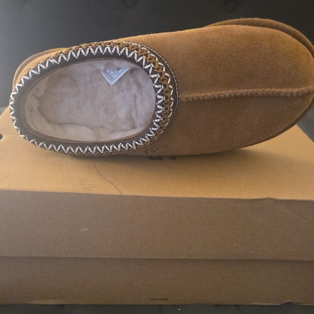 UGG Brown Slippers with Tan Sole - Picture 2 of 10